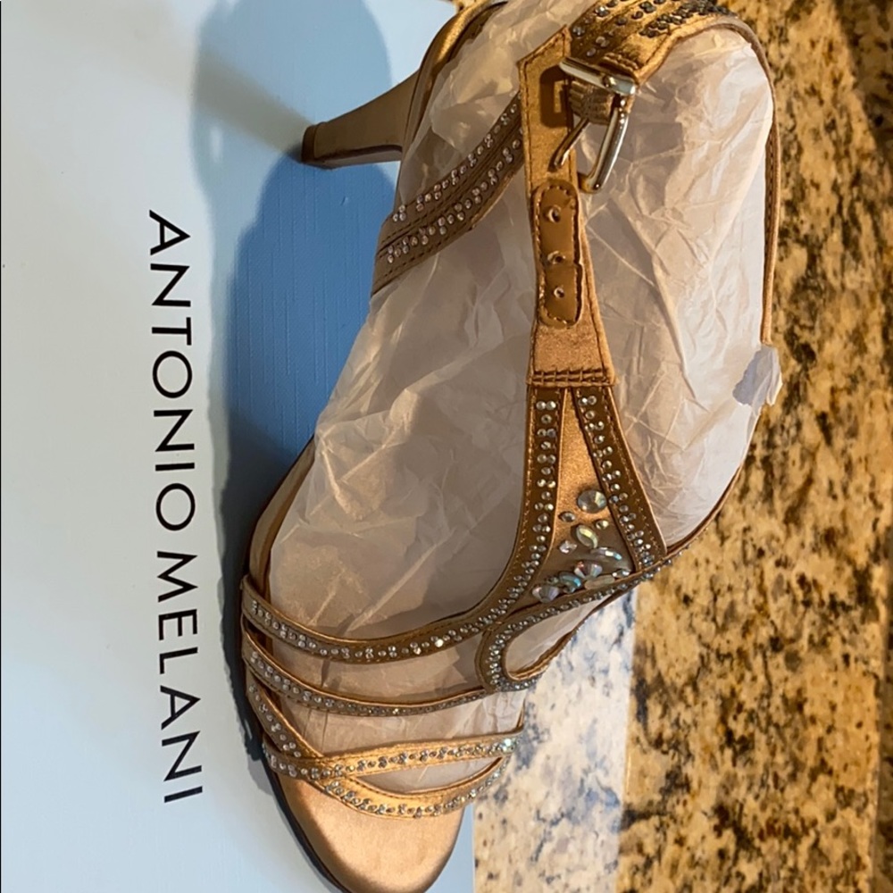 Shoes - Picture 2 of 8